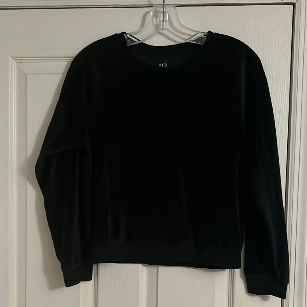 Gap black velour sweatshirt